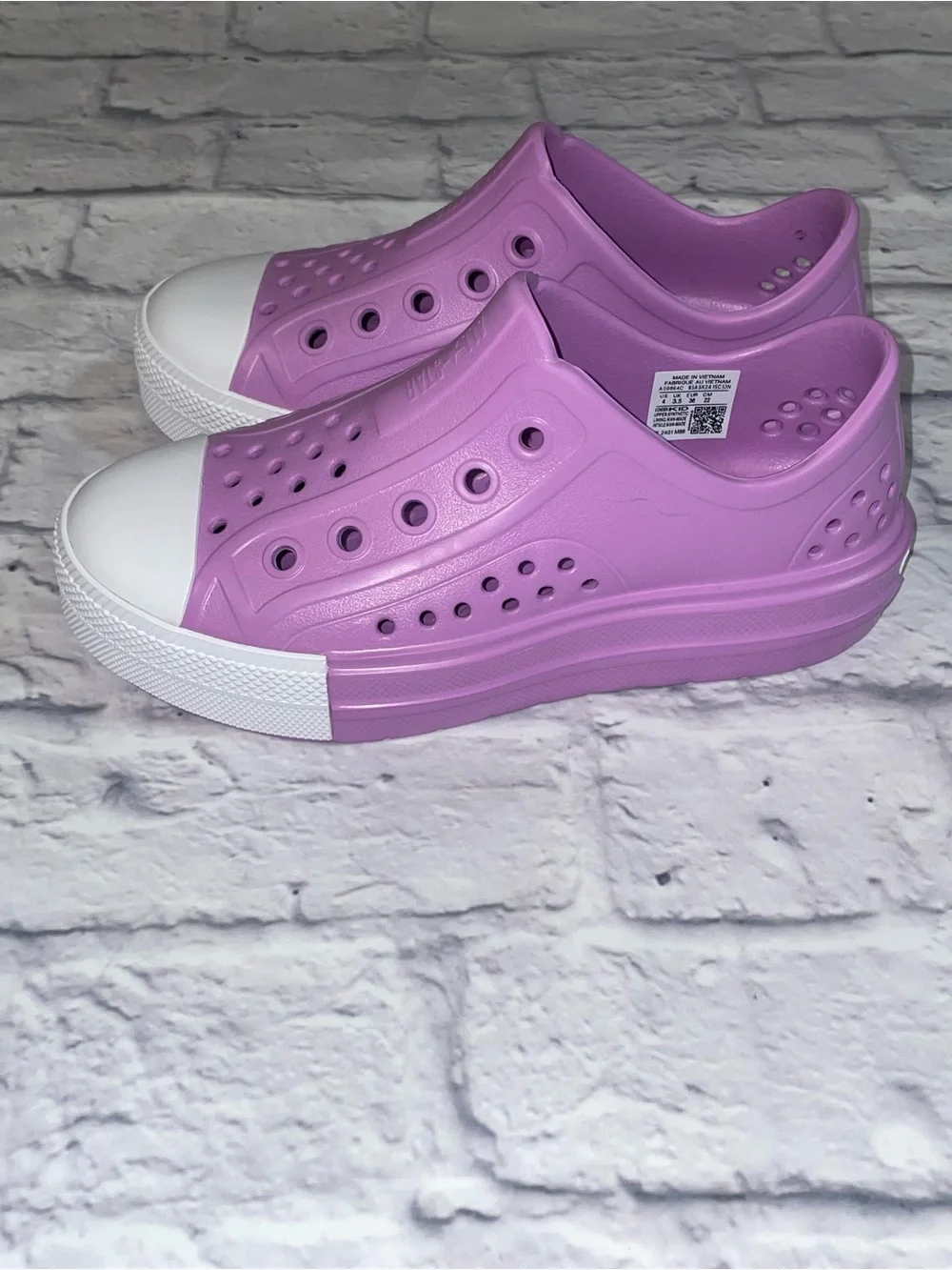 Converse Chuck Taylor All Star Play Lite CX Low PS 'Grape Fizz'. Size 4